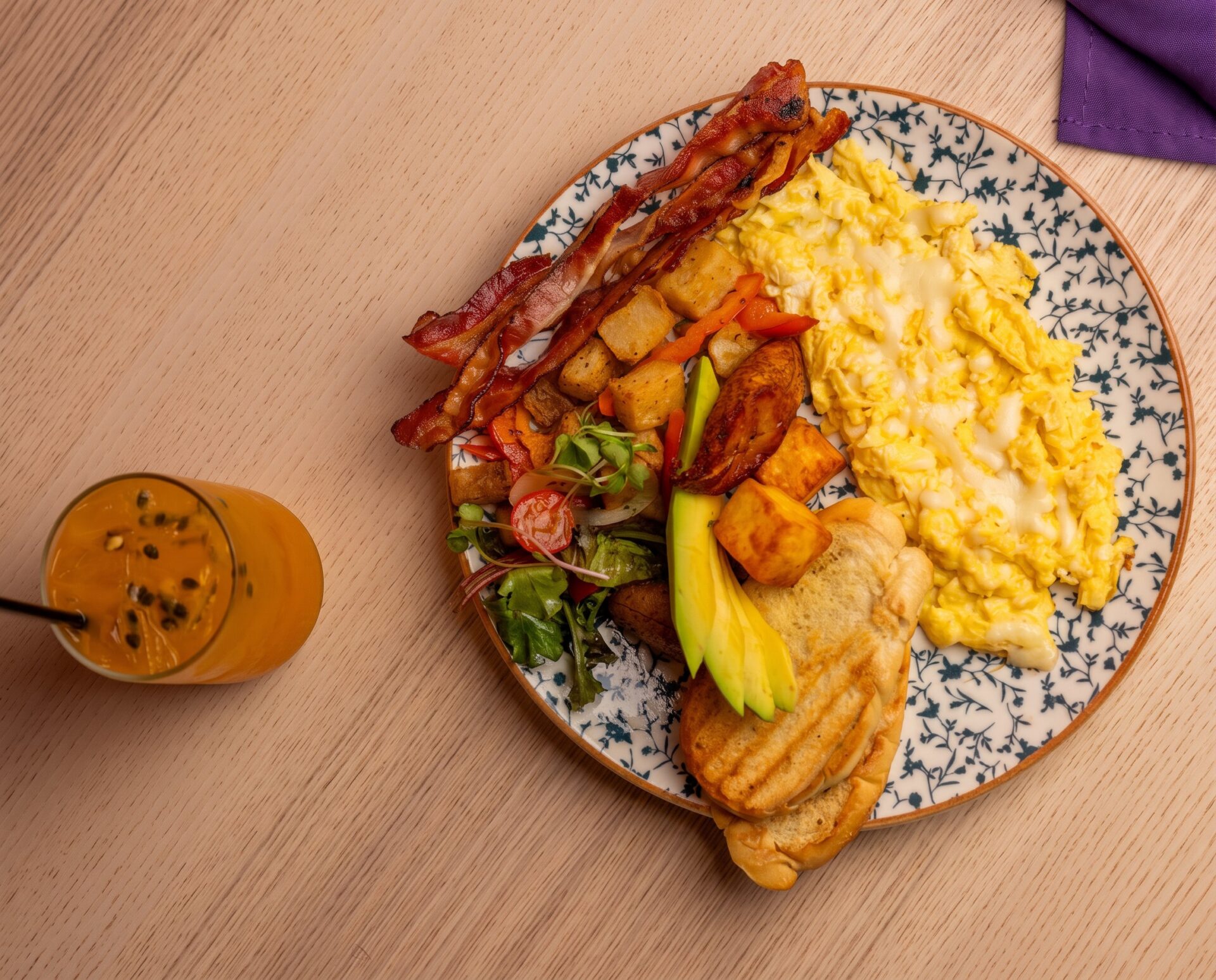 Restaurante brunch tropical en Condado con cocina puertorriqueña